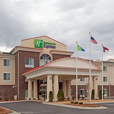 Holiday Inn Express Pembroke By Ihg Exterior photo