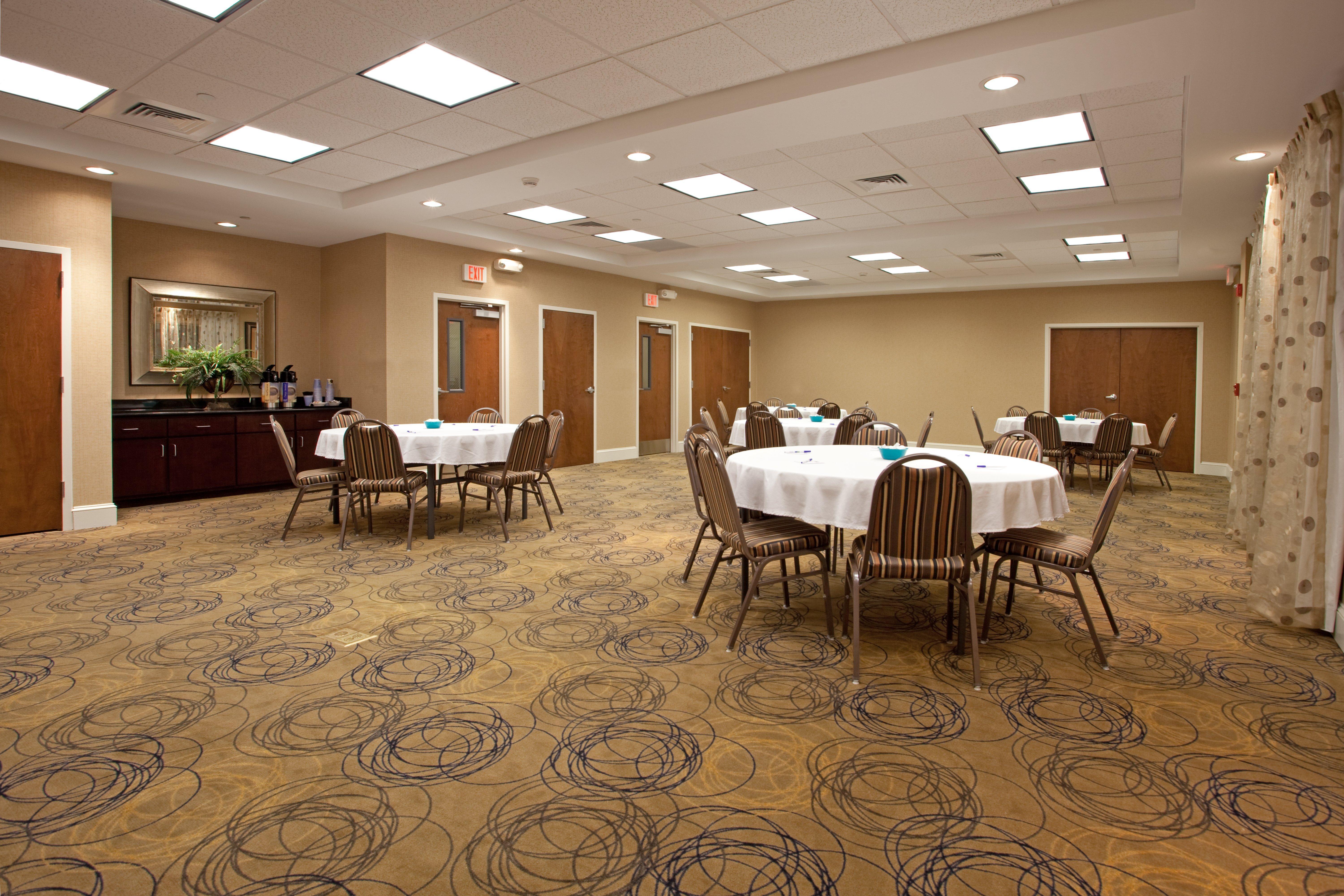 Holiday Inn Express Pembroke By Ihg Exterior photo