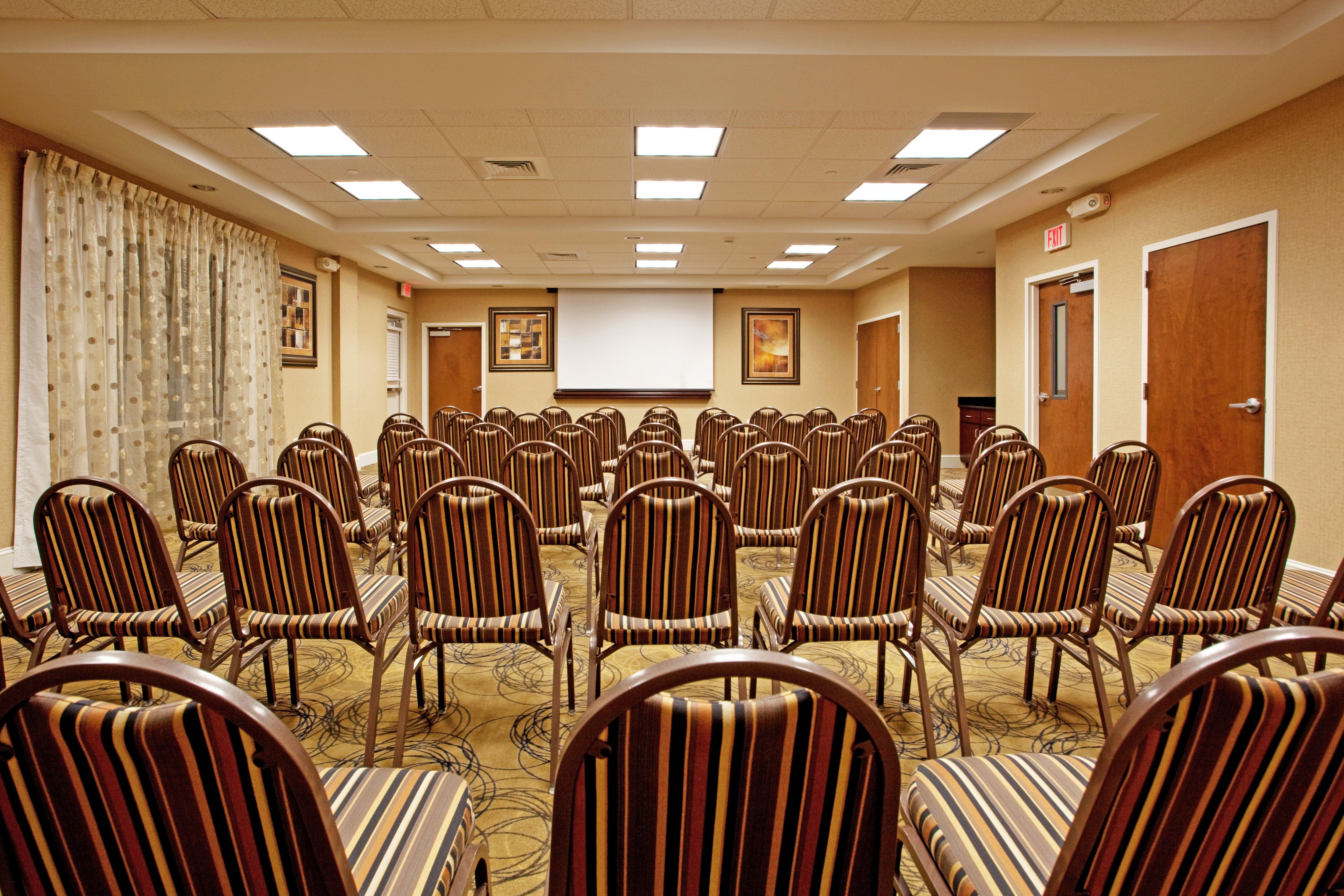 Holiday Inn Express Pembroke By Ihg Exterior photo