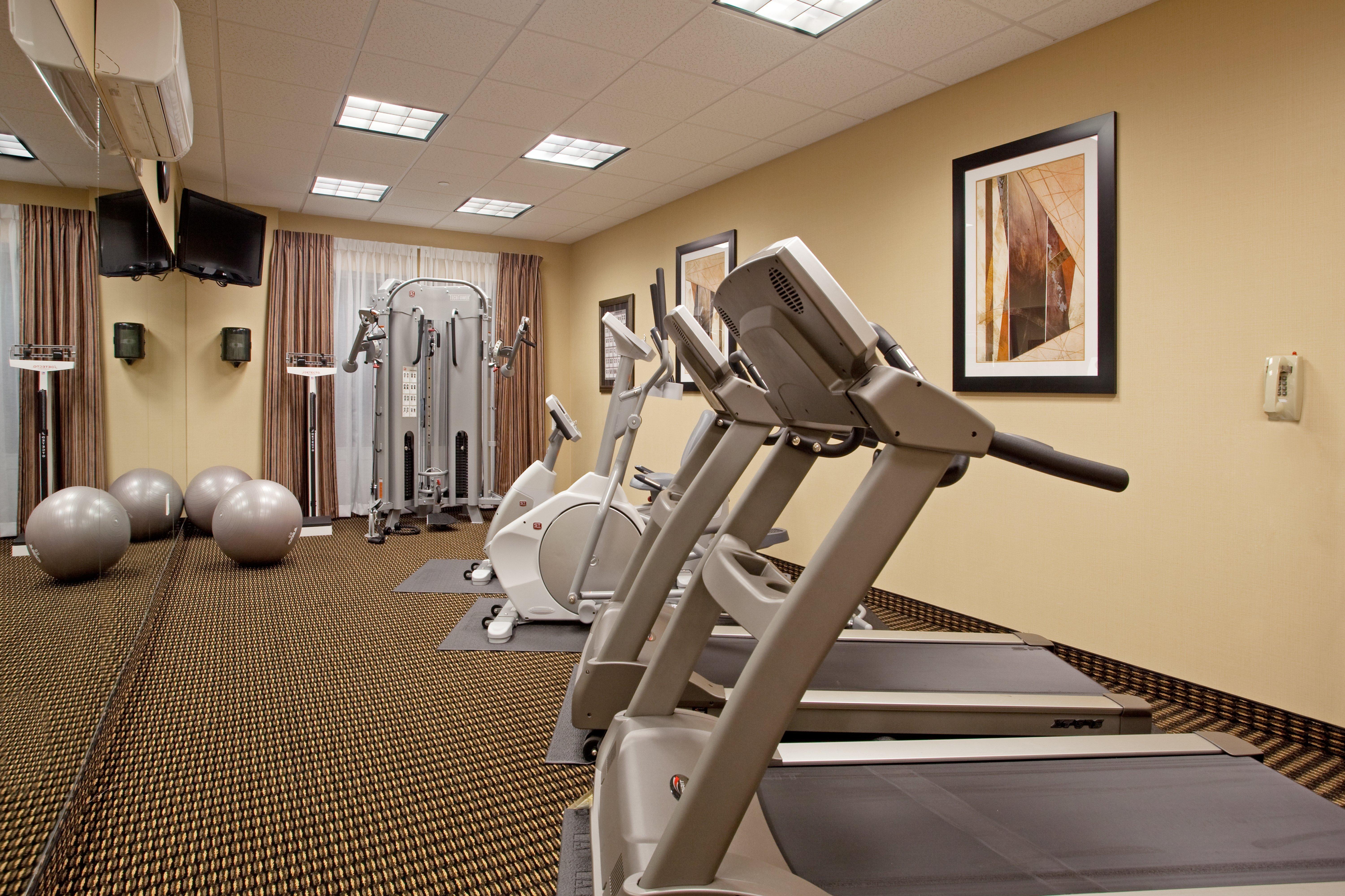 Holiday Inn Express Pembroke By Ihg Exterior photo