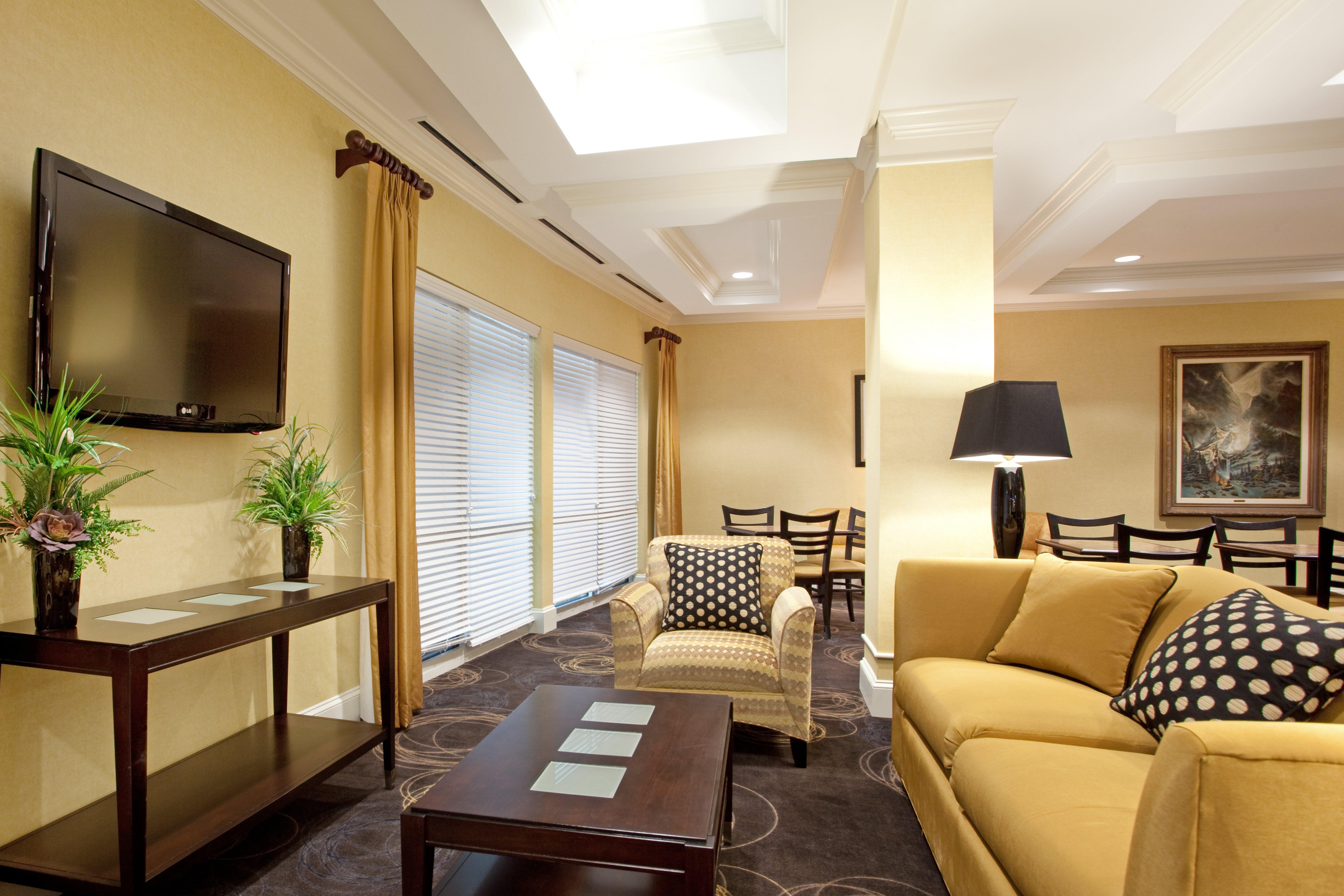 Holiday Inn Express Pembroke By Ihg Exterior photo