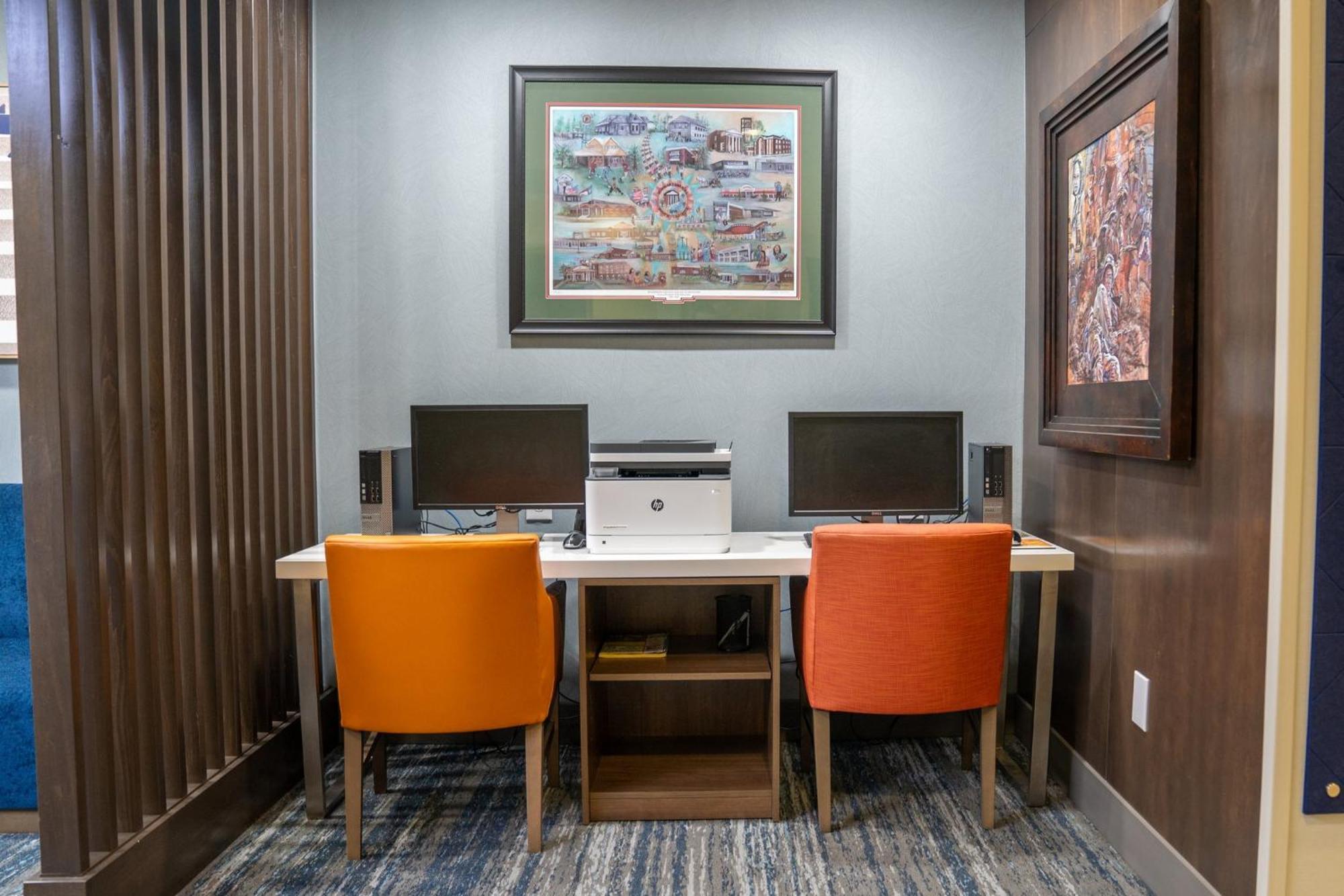 Holiday Inn Express Pembroke By Ihg Exterior photo